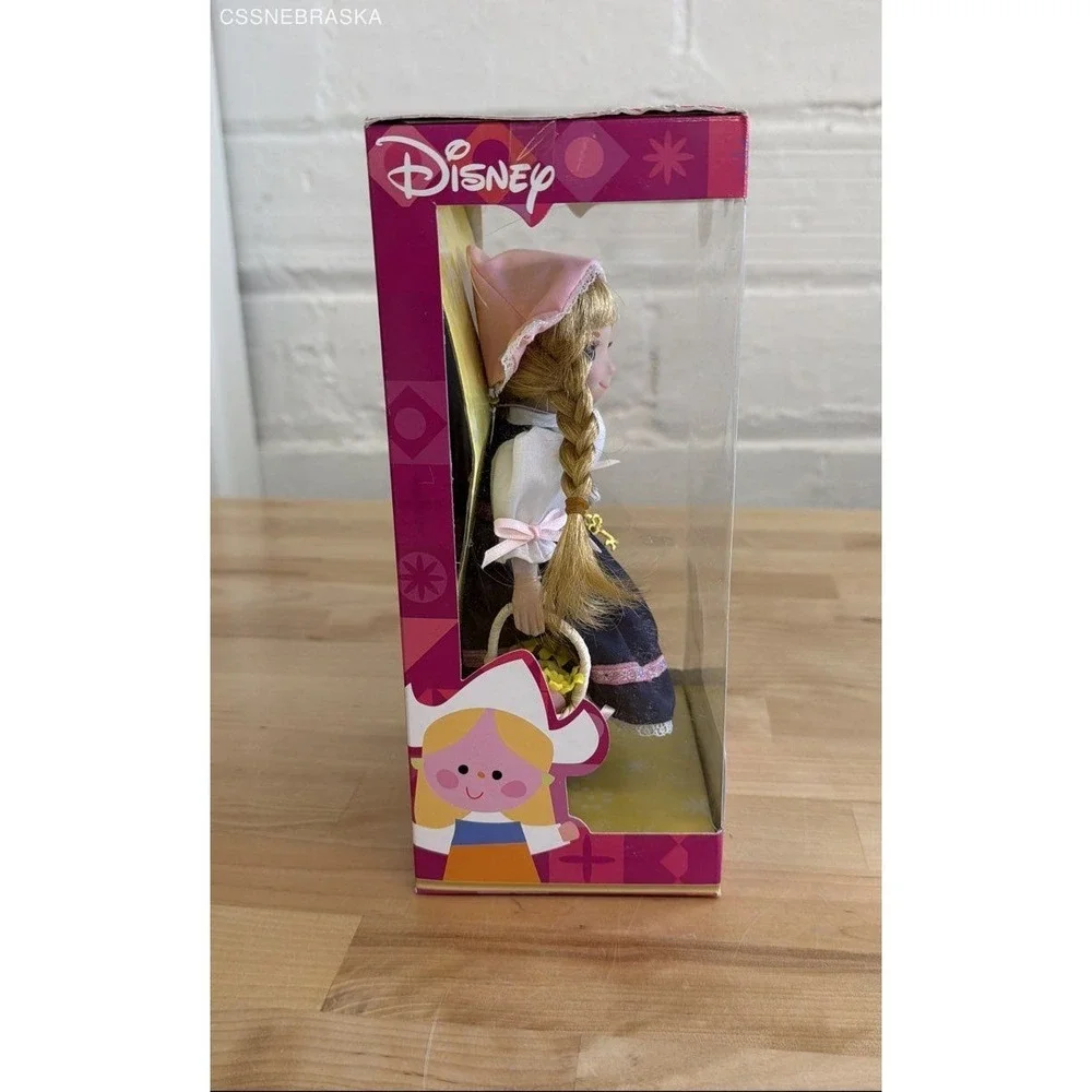 Disney Brass Key It's A Small‎ World Porcelain Doll the Holland